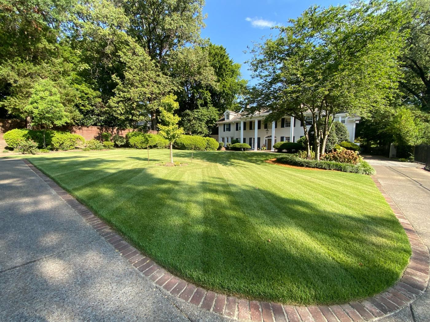 Professionally maintained lawn by Outdoor Services Group in Shelby County